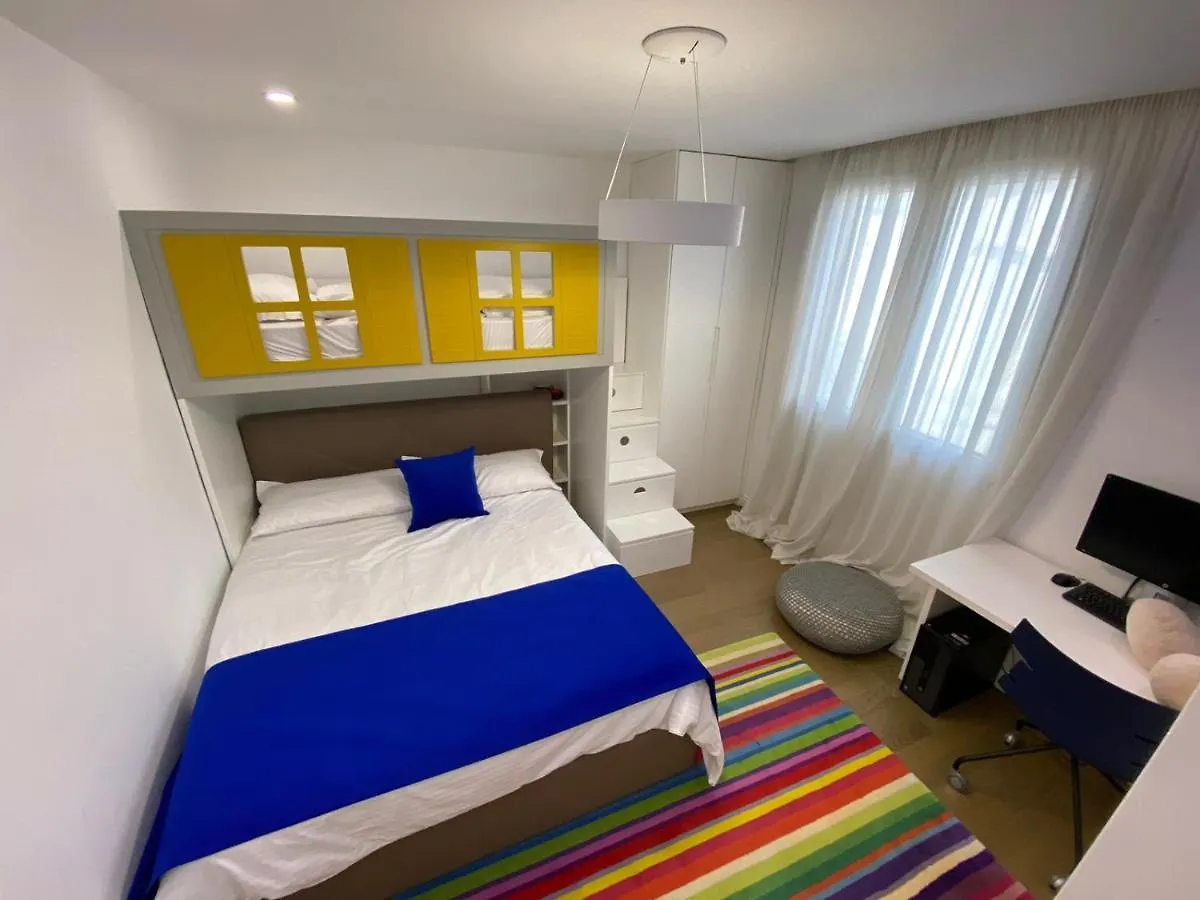 Cozy & Stylish Apartment Tirana 0*,  Albania